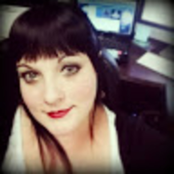 Meet your Posher, Angela - Picture 1 of 1